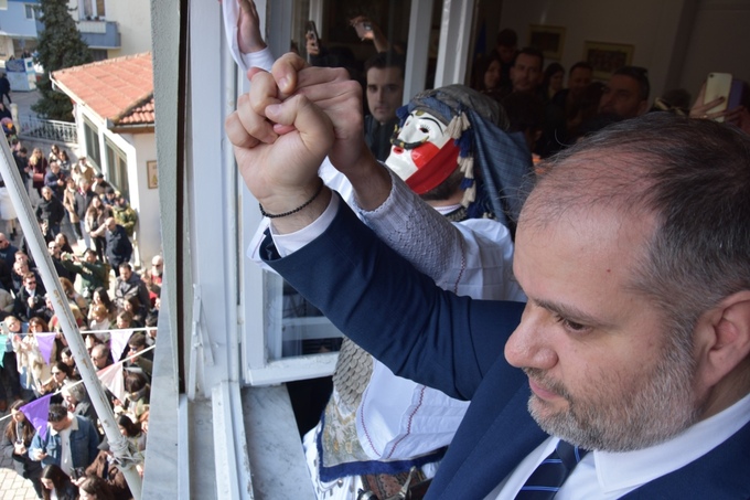 «Βούλιαξε» η Νάουσα στην κορύφωση της Αποκριάς 2026